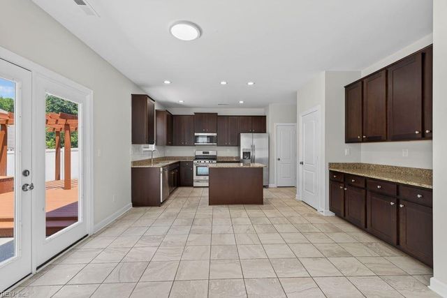 2866 Cross Landing DR, Suffolk, VA 23434