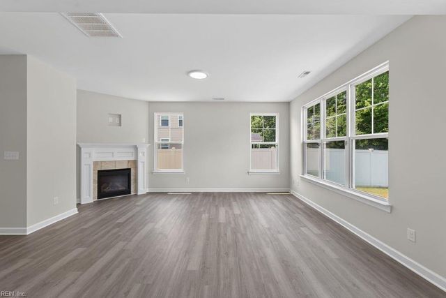 2866 Cross Landing DR, Suffolk, VA 23434