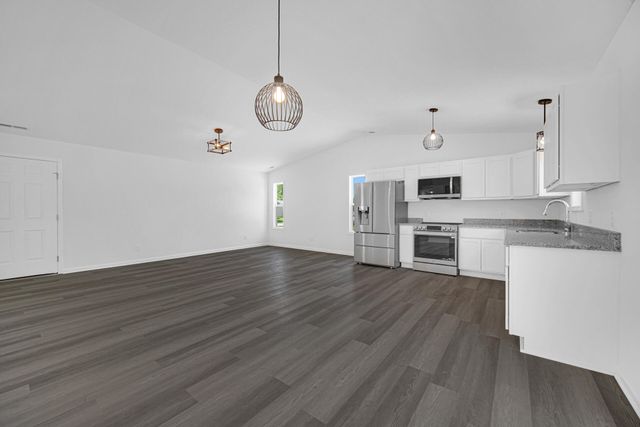 522 Oxford Road, Kingsford Heights, IN 46346