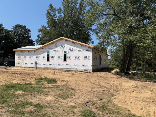 522 Oxford Road, Kingsford Heights, IN 46346