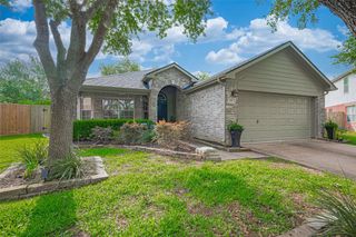 131 Breezy Shore Ct Court, Dickinson, TX 77539