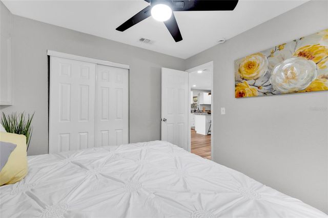 429 E OAKWOOD STREET, Tarpon Springs, FL 34689