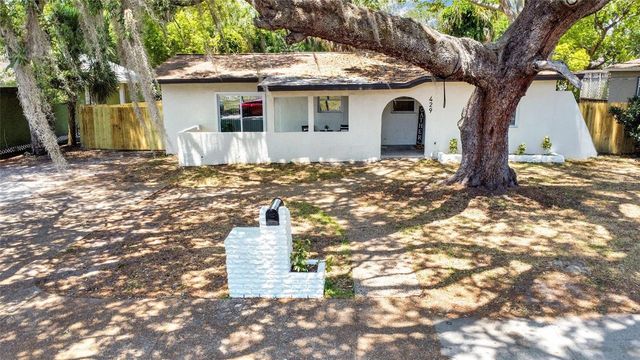 429 E OAKWOOD STREET, Tarpon Springs, FL 34689