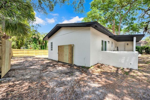429 E OAKWOOD STREET, Tarpon Springs, FL 34689