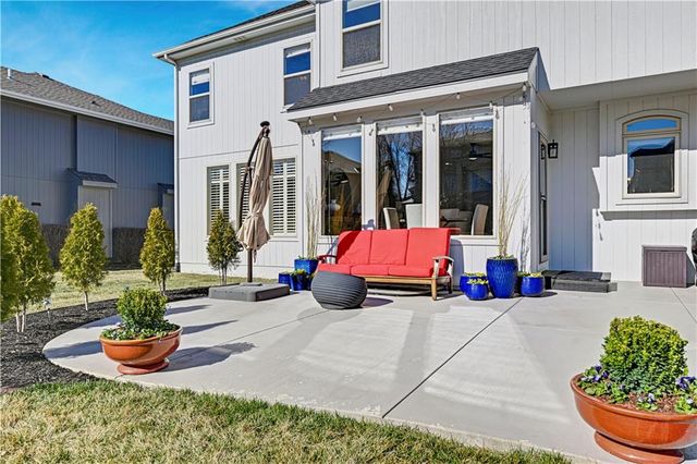 24327 W 107th Place, Olathe, KS 66061