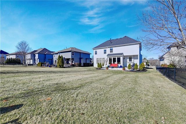 24327 W 107th Place, Olathe, KS 66061