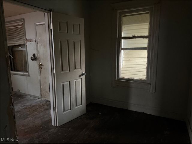 3934 Arnold Court, Cleveland, OH 44109