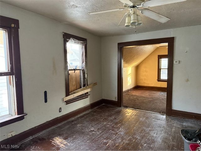 3934 Arnold Court, Cleveland, OH 44109