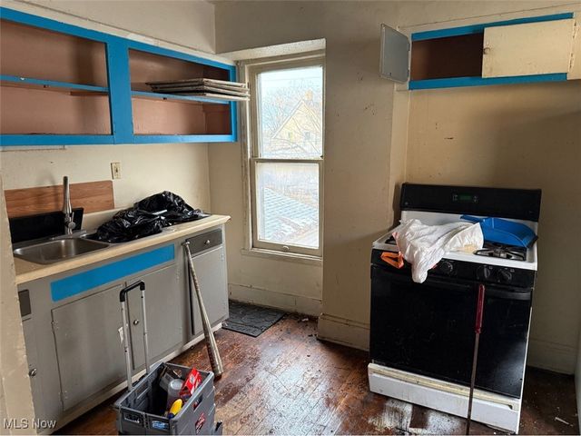 3934 Arnold Court, Cleveland, OH 44109