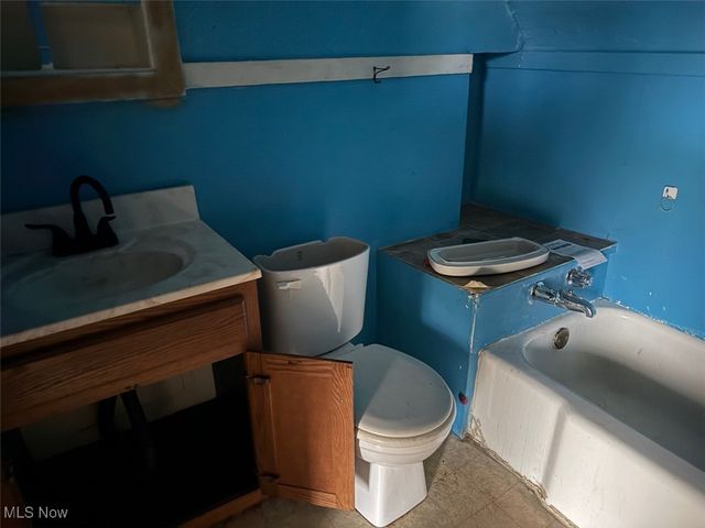 3934 Arnold Court, Cleveland, OH 44109