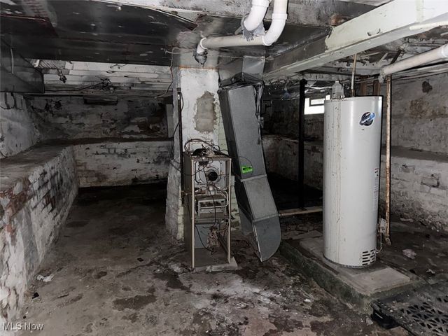 3934 Arnold Court, Cleveland, OH 44109