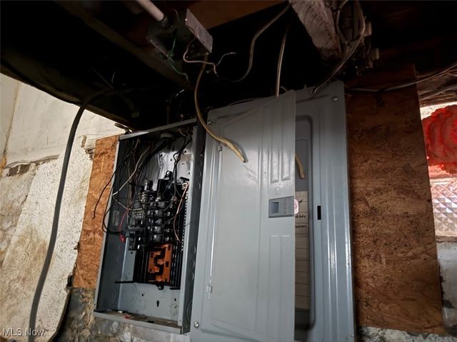 3934 Arnold Court, Cleveland, OH 44109