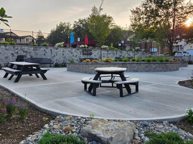 14 Kensington Rd, Chatham Twp., NJ 07928