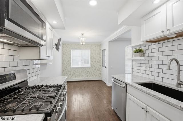 14 Kensington Rd, Chatham Twp., NJ 07928