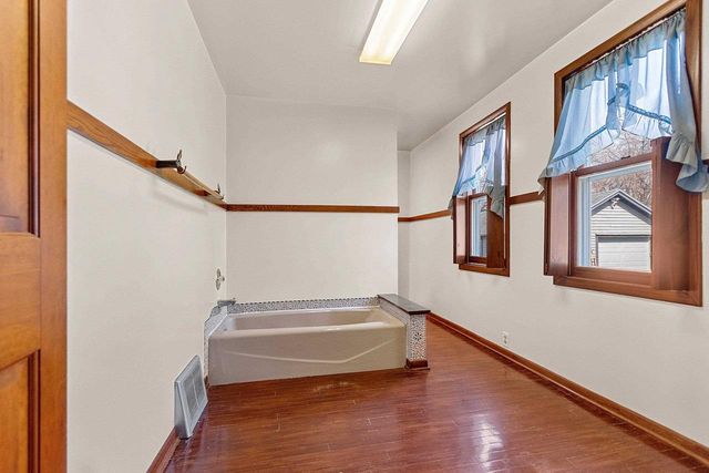 1016 OTTER AVENUE, Oshkosh, WI 54901