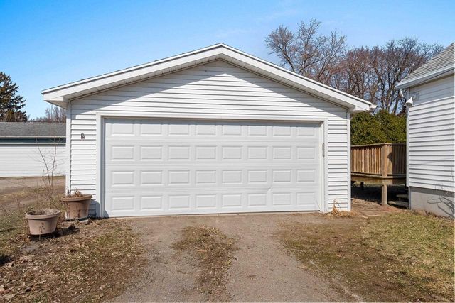 1016 OTTER AVENUE, Oshkosh, WI 54901