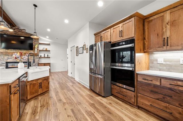 6404 Gracie Lane, Odessa, MO 64076