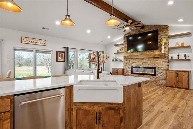 6404 Gracie Lane, Odessa, MO 64076