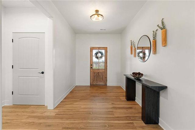 6404 Gracie Lane, Odessa, MO 64076