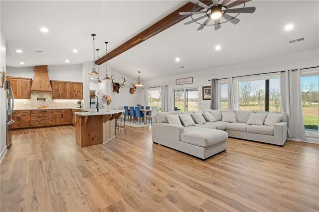 6404 Gracie Lane, Odessa, MO 64076