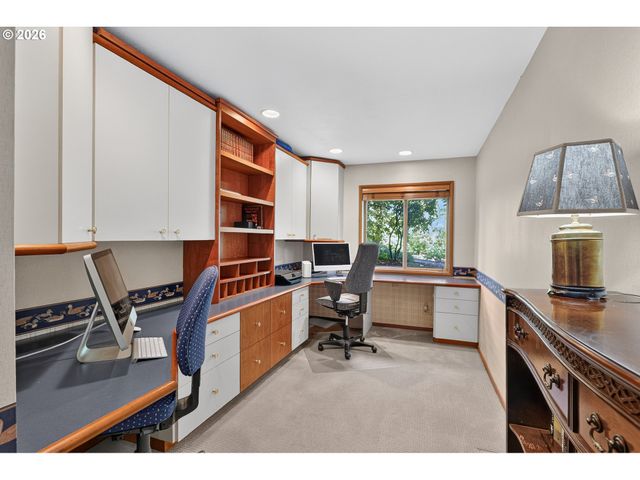 13240 KNAUS Rd, Lake Oswego, OR 97034