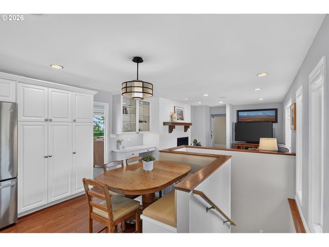 13240 KNAUS Rd, Lake Oswego, OR 97034