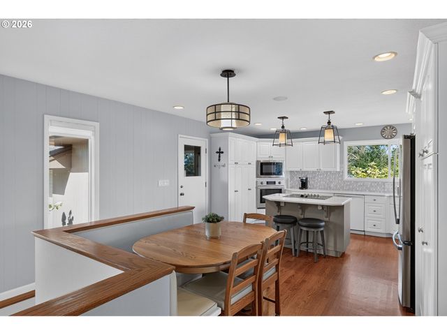 13240 KNAUS Rd, Lake Oswego, OR 97034