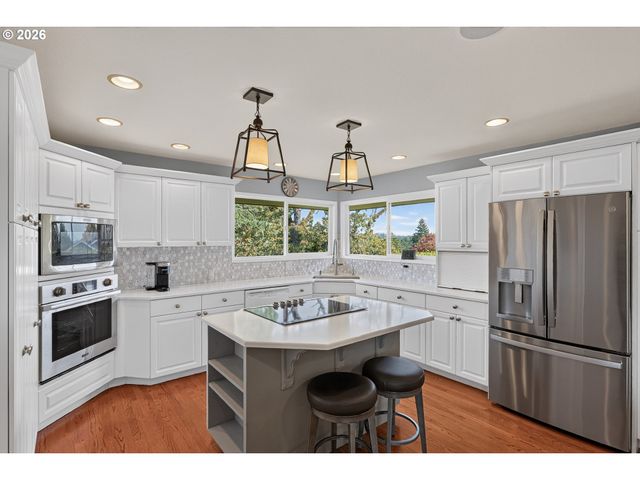 13240 KNAUS Rd, Lake Oswego, OR 97034