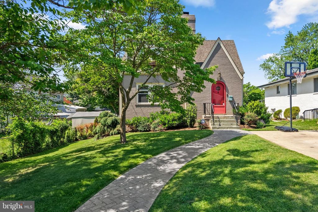 9504 BILTMORE DR, Silver Spring, MD 20901
