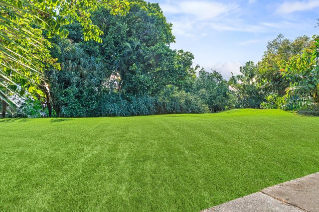 330 Marlborough Place, West Palm Beach, FL 33405