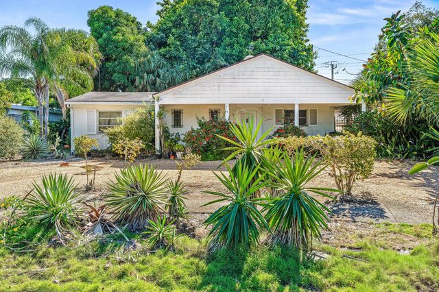 330 Marlborough Place, West Palm Beach, FL 33405