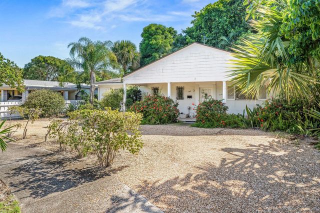 330 Marlborough Place, West Palm Beach, FL 33405