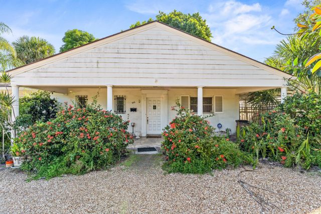 330 Marlborough Place, West Palm Beach, FL 33405