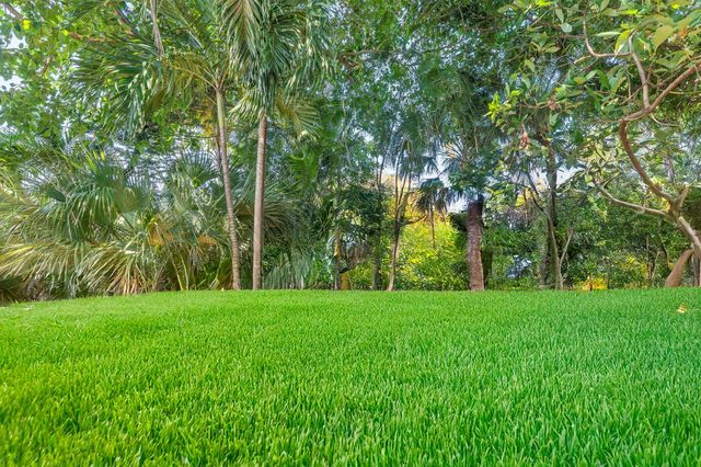 330 Marlborough Place, West Palm Beach, FL 33405