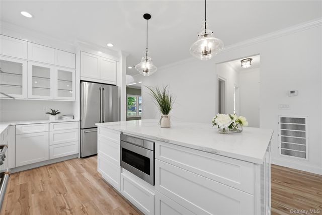 47 Central Parkway, Huntington, NY 11743