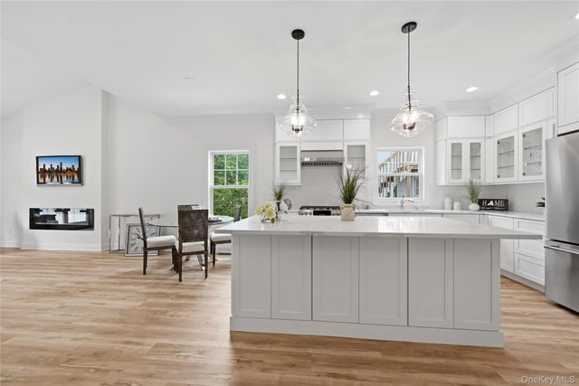 47 Central Parkway, Huntington, NY 11743