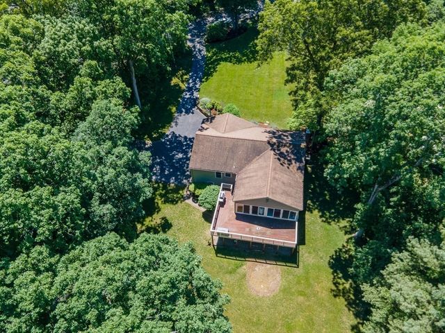 13 Aqueduct Rd, Natick, MA 01760
