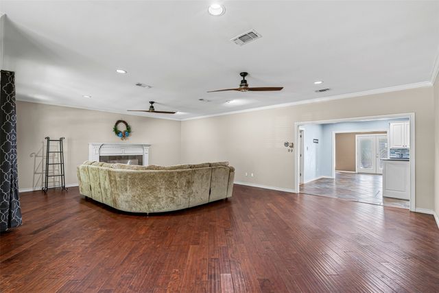 7324 Old Mill Run, Fort Worth, TX 76133