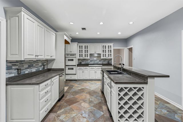 7324 Old Mill Run, Fort Worth, TX 76133