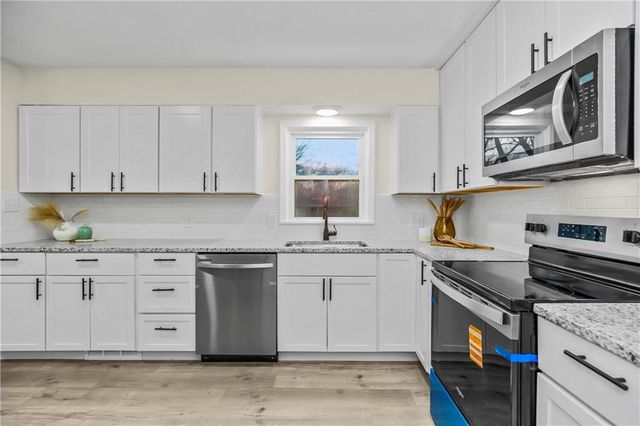 7828 WESTRIDGE Road, Raytown, MO 64138