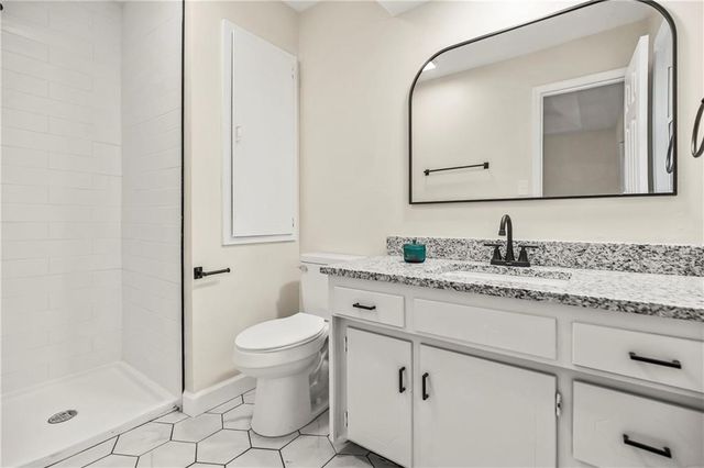 7828 WESTRIDGE Road, Raytown, MO 64138