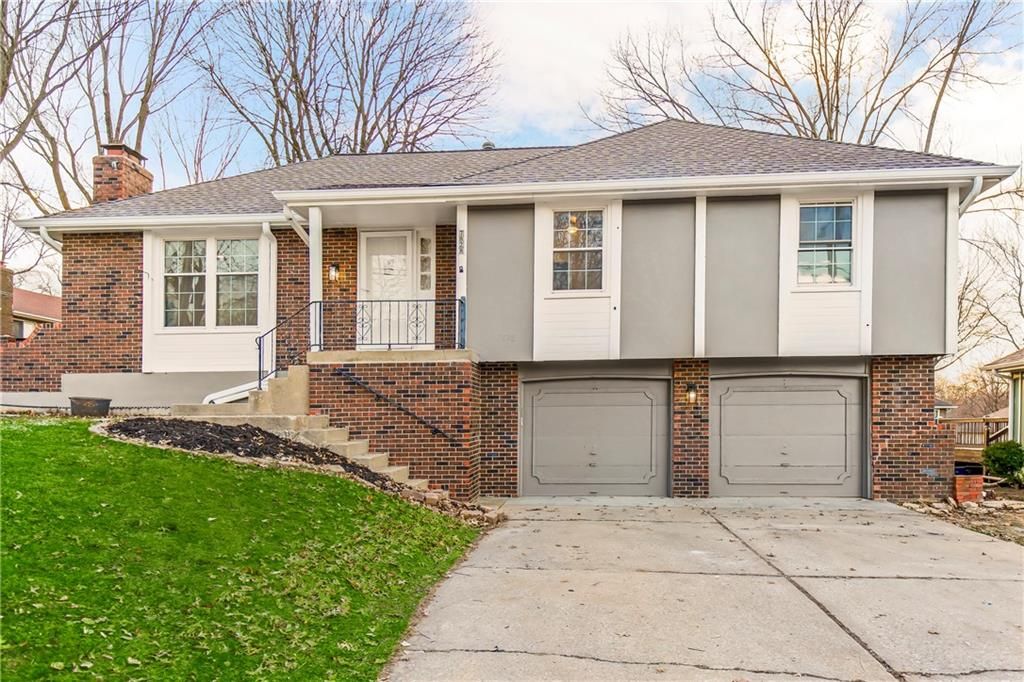 7828 WESTRIDGE Road, Raytown, MO 64138