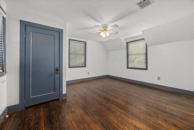 4720 Collinwood Avenue, Fort Worth, TX 76107