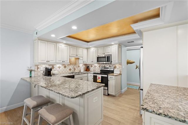 9375 Gulf Shore DR # 401, Naples, FL 34108