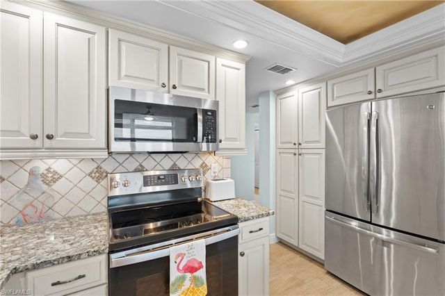 9375 Gulf Shore DR # 401, Naples, FL 34108