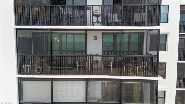 9375 Gulf Shore DR # 401, Naples, FL 34108