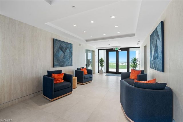 9375 Gulf Shore DR # 401, Naples, FL 34108