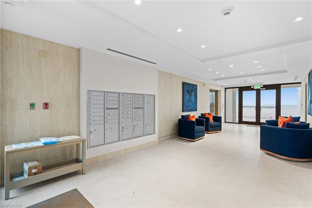 9375 Gulf Shore DR # 401, Naples, FL 34108