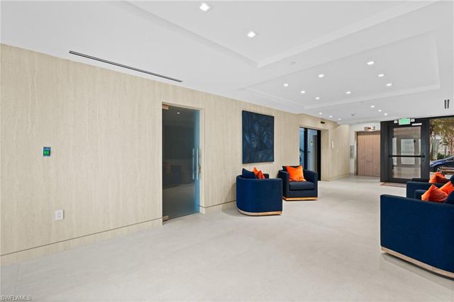 9375 Gulf Shore DR # 401, Naples, FL 34108