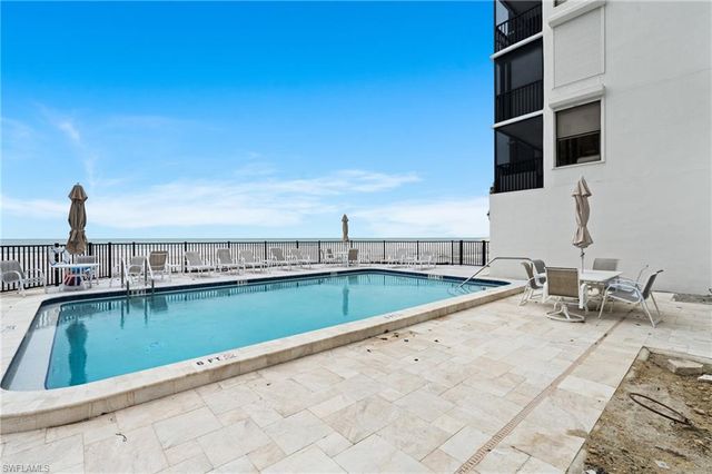 9375 Gulf Shore DR # 401, Naples, FL 34108